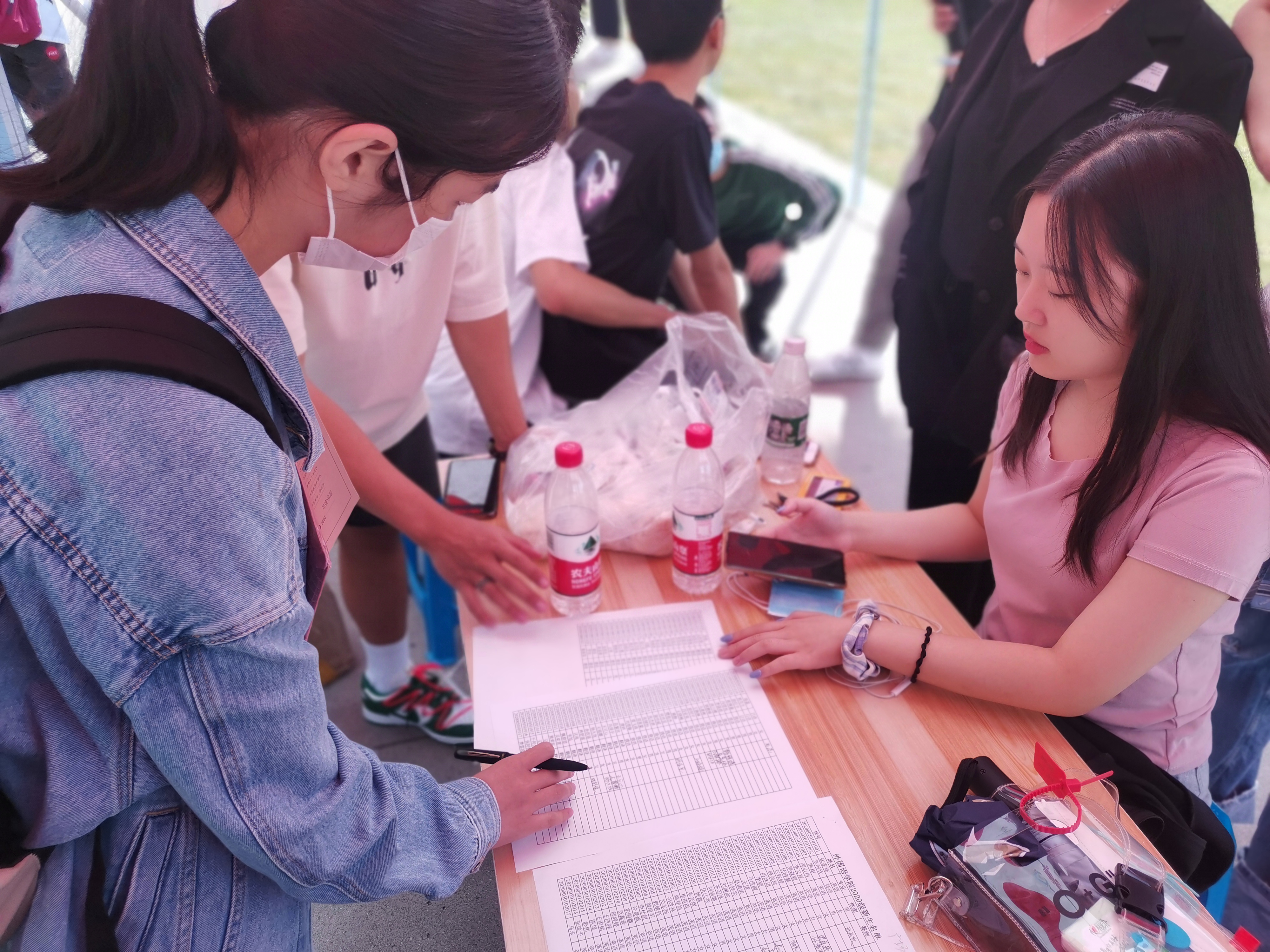 b513dd10c7384d398af7f63a4fc26049.jpg b513dd10c7384d398af7f63a4fc26049.jpg